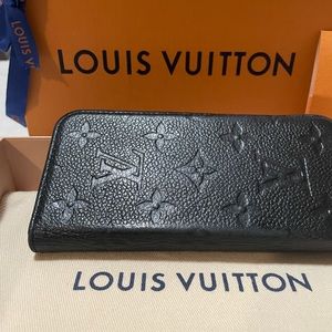 Authentic Louis Vuitton iPhone X Leather Folio